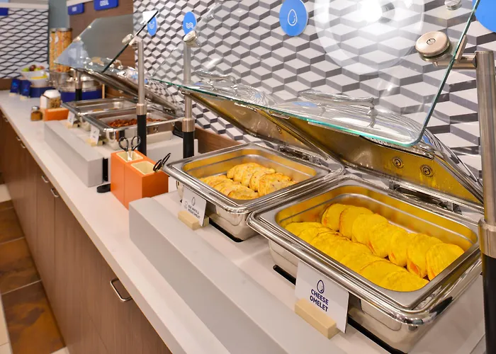 Holiday Inn Express & Suites Miami Airport East By Ihg