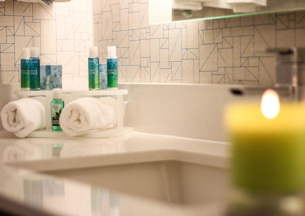 Express & Miami Airport East By Ihg 3* Miami Springs