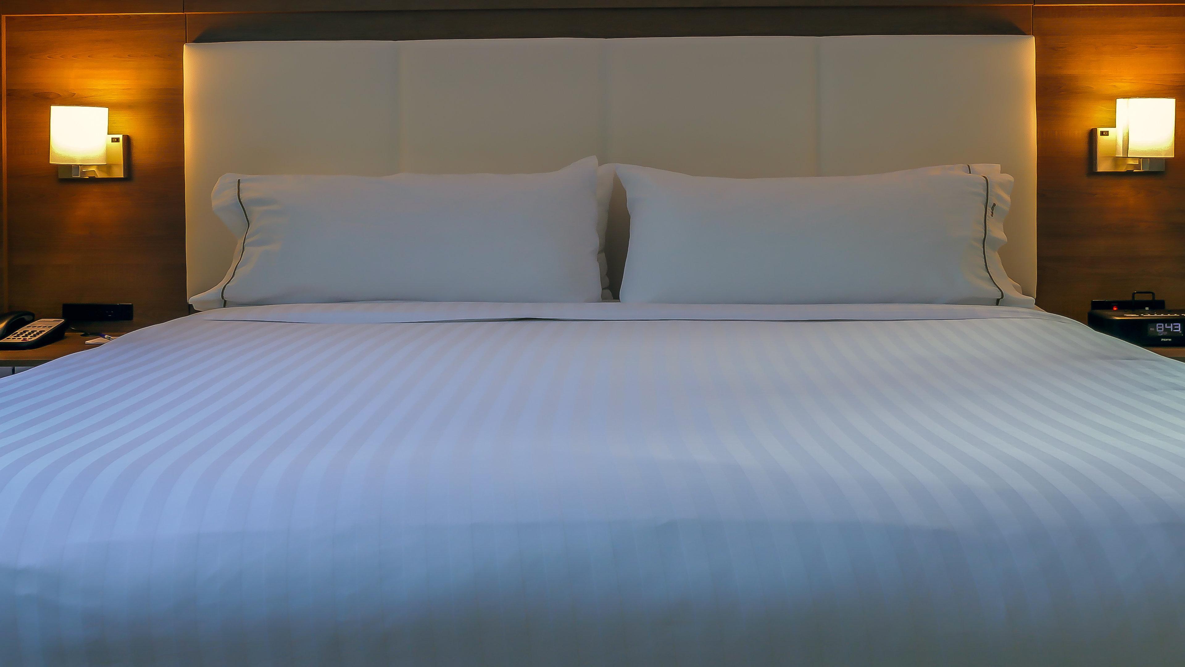 Express & Miami Airport East By Ihg 3*