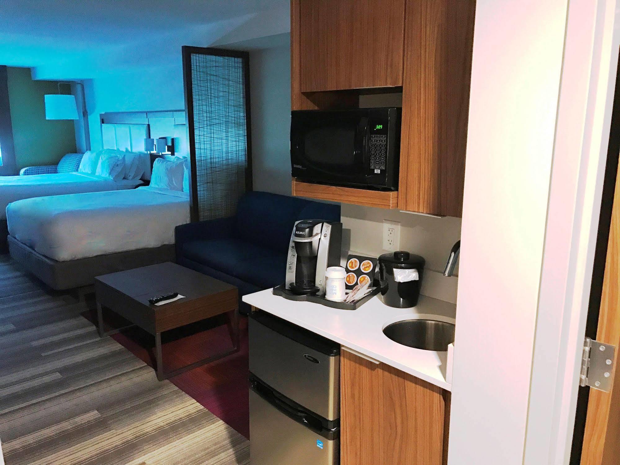 Hotel Express & Miami Airport East By Ihg