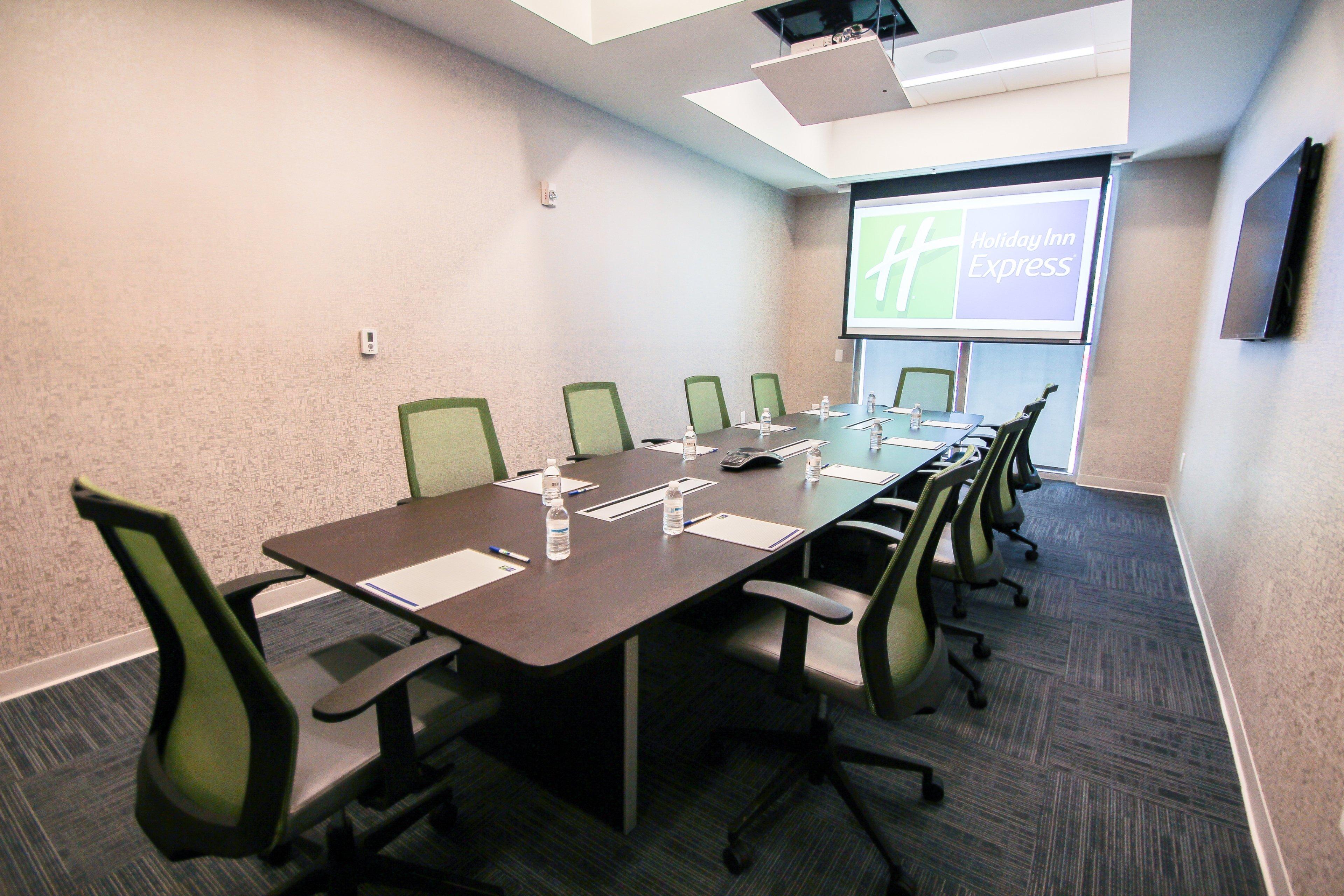 Express & Airport East By Ihg Miami Springs