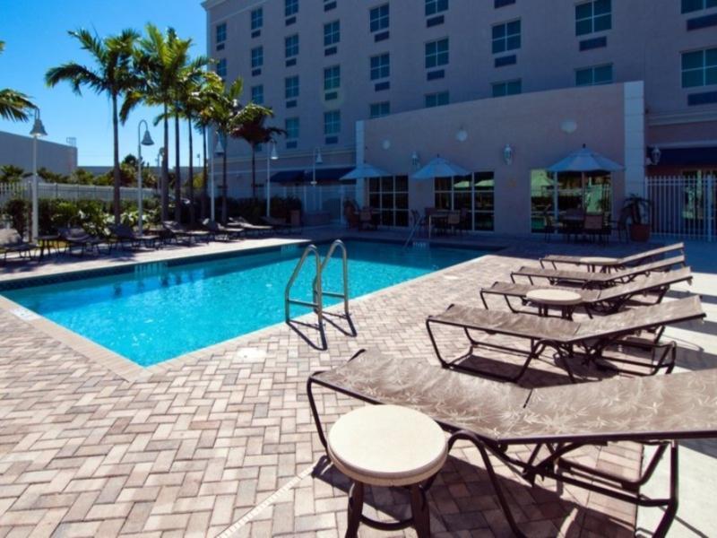 Express & Airport East By Ihg 3* Miami Springs