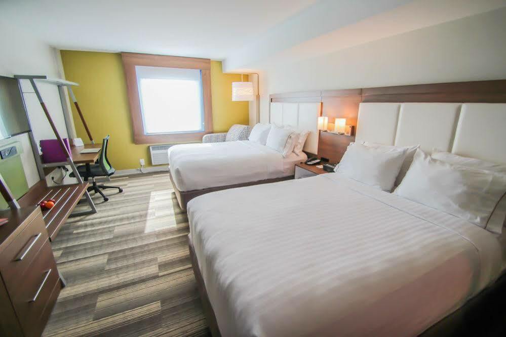 Express & Airport East By Ihg Miami Springs